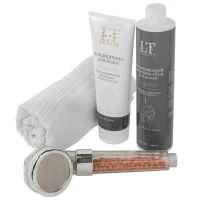 Набор косметики(шампунь.кондиционер для волос.полотенце 40*70,лейка для душа)