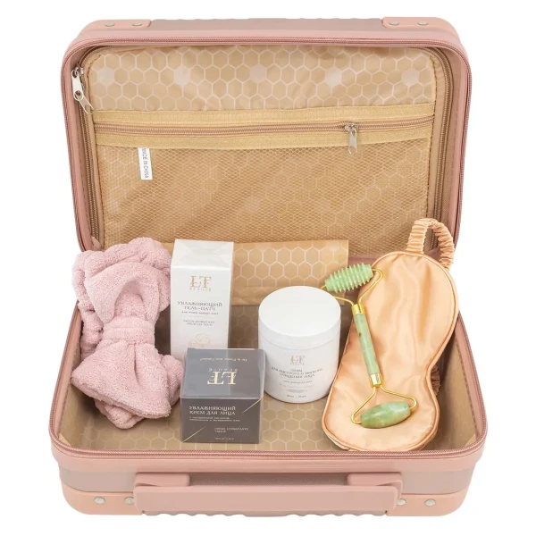 Набор(сумка розовая A180#+.крем для лица-1862.гель-патч-1831,ПЭДЫ-1909,маска для сна.массажный ролик( зеленый).повязка-бант)