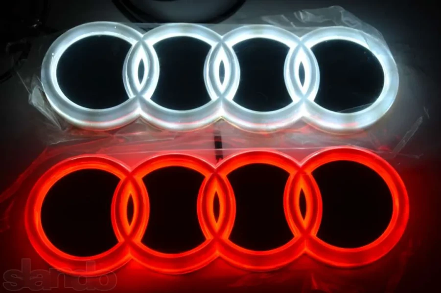Значок с подсветкой 3D AUDI RED