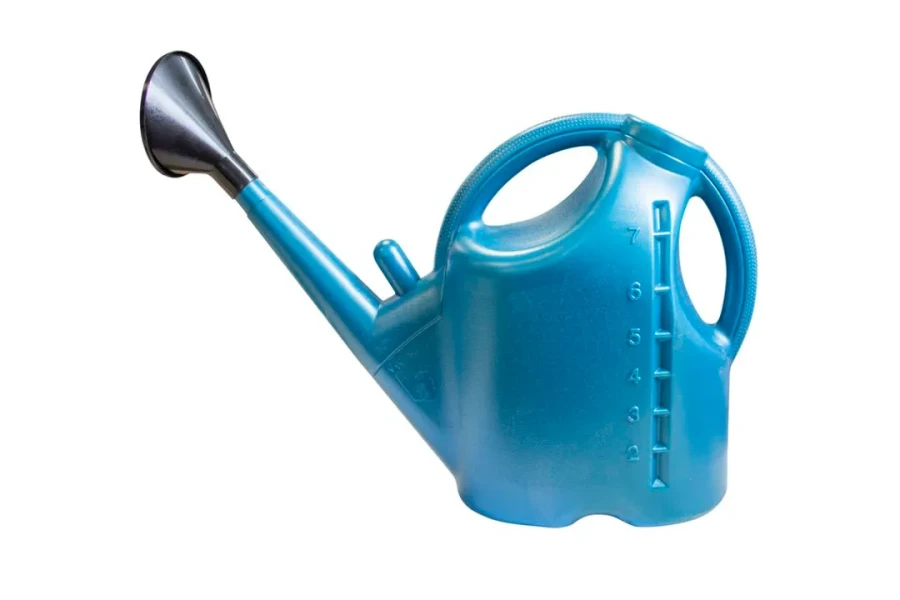 Лейка садовая пластмассовая со шкалой заполнения (7 л.)