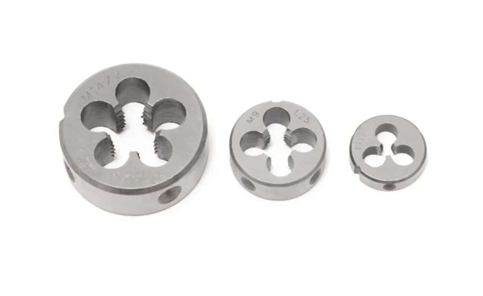 Плашка M10x1.5 Ø30,в пластиковом футляре