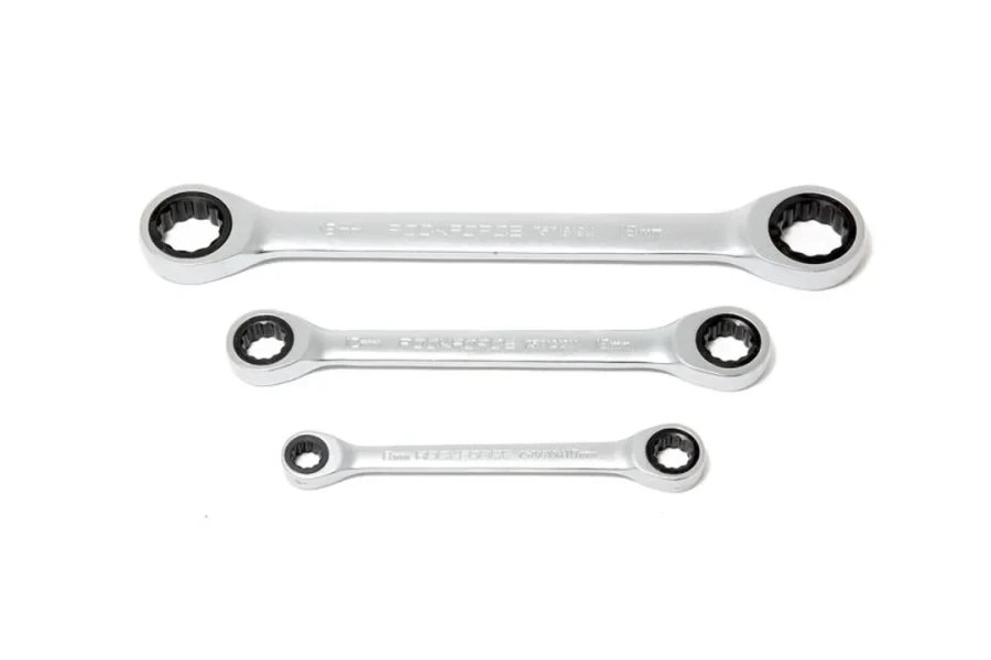 Ключ накидной трещоточный 18х19мм