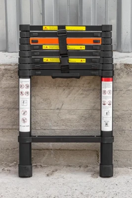 Лестница телескопическая алюминиевая односекционная (2.6м,9ступенек, max нагрузка 150кг, вес 6.4кг)