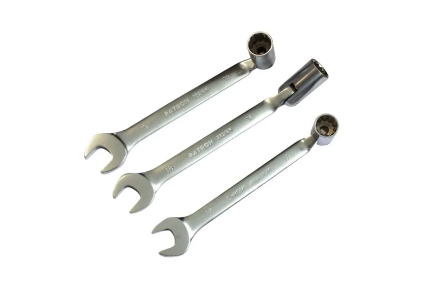 Ключ рожково-торцевой шарнирный 17 мм