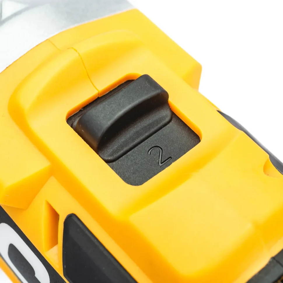 Дрель-шуруповерт аккумуляторная (JCB-BLCD-B-E) 18V, max 65Nm в комплекте с зарядным устройством (JCB-18VFC-E) 2.4A и батареей аккуму(JCB-20LI-E) 2.0AH