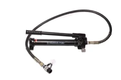 Насос гидравлический ручной (20-700bar,емкость масла-0.6л, длина-380мм,ширина-120мм,высота-140мм)