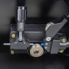 Сварочный аппарат (4.5кВт, 230В, диаметр электрода - 1.6-4мм, диаметр проволоки - 0.6-1мм, сварочный ток - 40-210А)