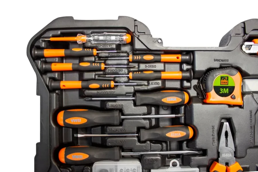 Набор инструмента 303пр. 1/4'',1/2''(6гр.)(4-32мм)