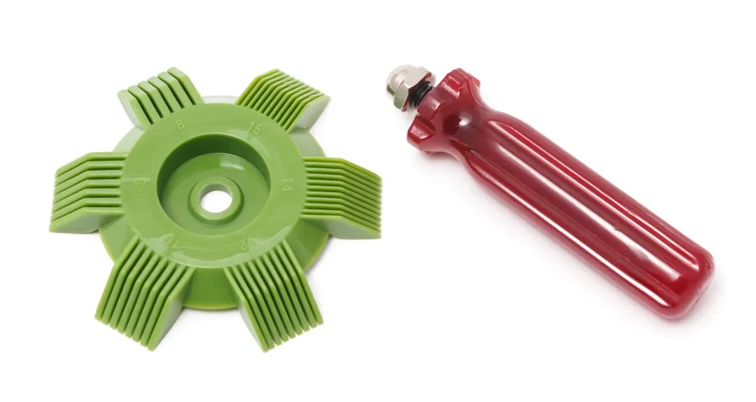 Приспособление для правки сот радиатора в блистере