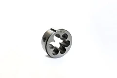 Плашка M18x2.5, в пластиковом футляре