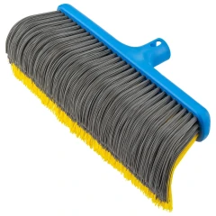 Щетка для уборки в пластиковом корпусе под ''черенок''(ширина щетки 30см, пластиковая проволока 5х30рядов)