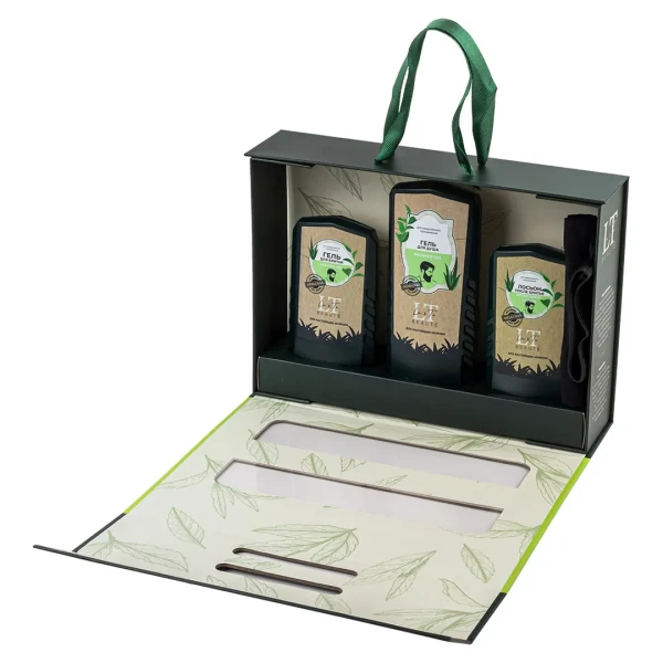 Набор мужской косметики ''Ежедневный уход''(лосьон.гель для душа.гель для бритья.рукавица)