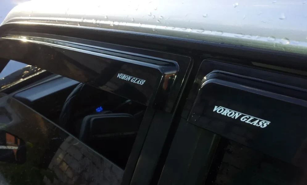 Ветровик (000523) Hyundai i30 II (GD) 2012-н.в. /хетчбек/накладные/скотч/к-т 4шт./