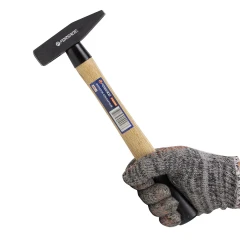 Молоток слесарный с деревянной ручкой и пластиковой защитой у основания (400г)