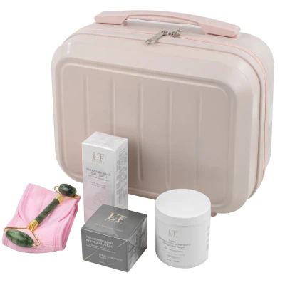 Набор(сумка черная 2208#,крем для лица. ролик зеленый.Пэды.гель патчи.повязка на липучке розовая)