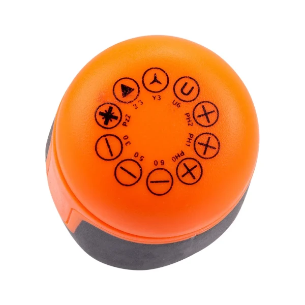 Отвертка реверсивная с набором бит