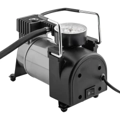 Компрессор автомобильный поршневой одноцилиндровый с аналоговым манометром (12В, 10А, 30л/мин, 7бар) в комплекте с переносной сумкой