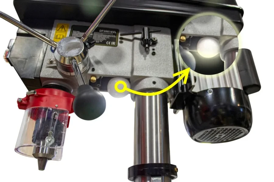 Станок сверлильный настольный(220В,50Гц,550Вт,450-2580об/мин,Øсверла 3-16мм,ход 80мм,стол 0-45°,240х240мм,Øстойки 65мм,общ.высота 950мм)