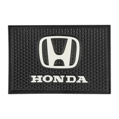 Коврик нескользящий д/панели SMALL HONDA (14,5*10см)