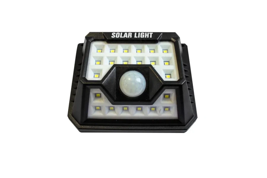 Светильник светодиодный настенный на солнечной батарее с датчиком движения (32 светодиода SMD)