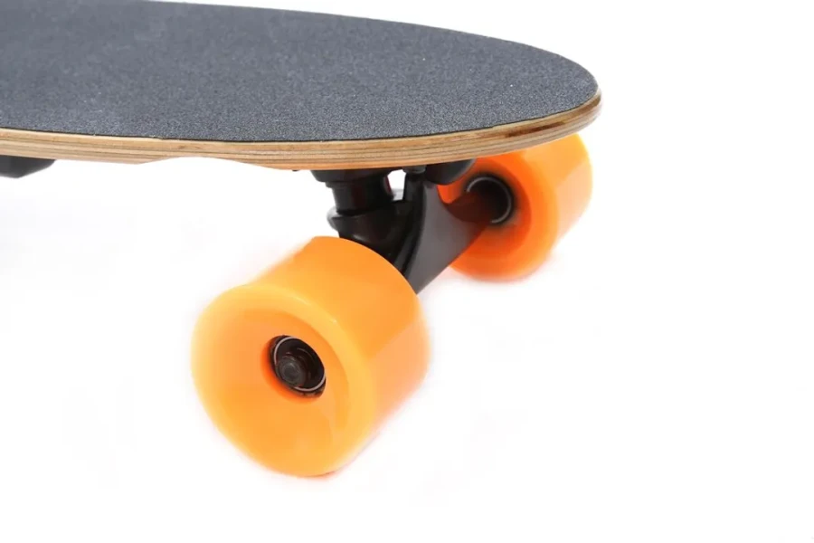 Электроскейт(150Вт,24В,до 120кг,max скорость-15км/ч,пробег на одном заряде-до 10 км,электронный тормоз,bluetooth пульт ду, Øободов - 2'',вес 3,6кг)