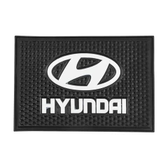 Коврик нескользящий д/панели SMALL HYUNDAI (14,5*10см)