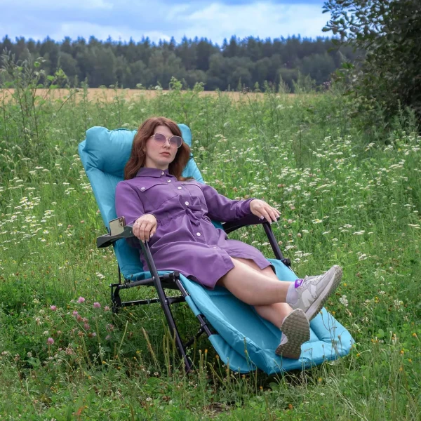 Шезлонг складной, светло-голубой