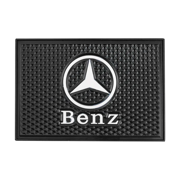 Коврик нескользящий д/панели SMALL MERCEDES (14,5*10см)