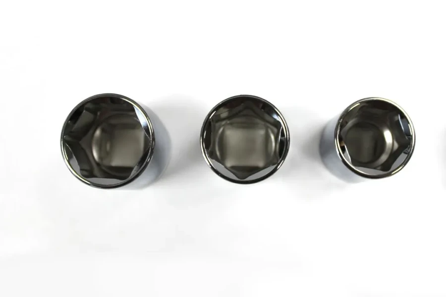 Ключ динамометрический щелчкового типа в наборе с головками и удлинителем 40-210Нм, 1/2''(17,19,21мм,удлинитель 125мм)(Тайвань),в пластиковом футляре