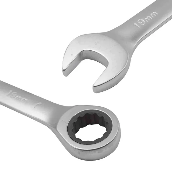 Набор ключей комбинированных трещоточных 7пр (8,10,12,13,14,17,19мм), в пластиковом держателе