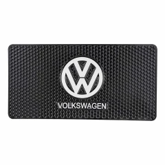 Коврик нескользящий д/панели BIG VW (25,5*13,5см)