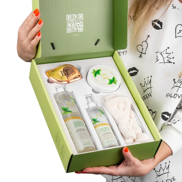 Набор косметики Алоэ и зеленый чай, 5 предметов (маска LT-2166.спрей LT-2173.шампунь-LT-2234.расческа.повязка на голову)