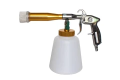Пистолет пневматич.''Tornado''для химчистки а/м с медной трубкой подачи моющего ср-ва и щеткой-насадкой''Profi''(емкость1л,6bar,расход воздуха120 л/мин)